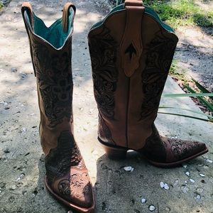Corral Vintage Boots, STK 2152, Size 8M, NEW and never worn.